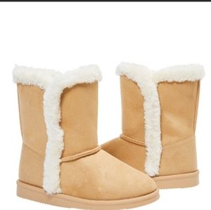 Tulip-Hem Fuzzy Girl boots